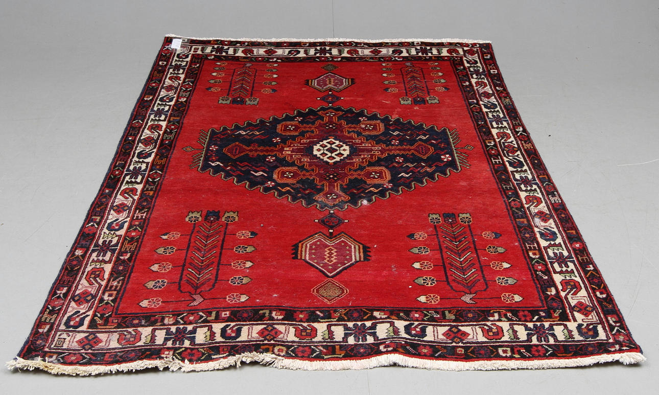 MATTA, Orientalisk, ca 230 x 155 cm.