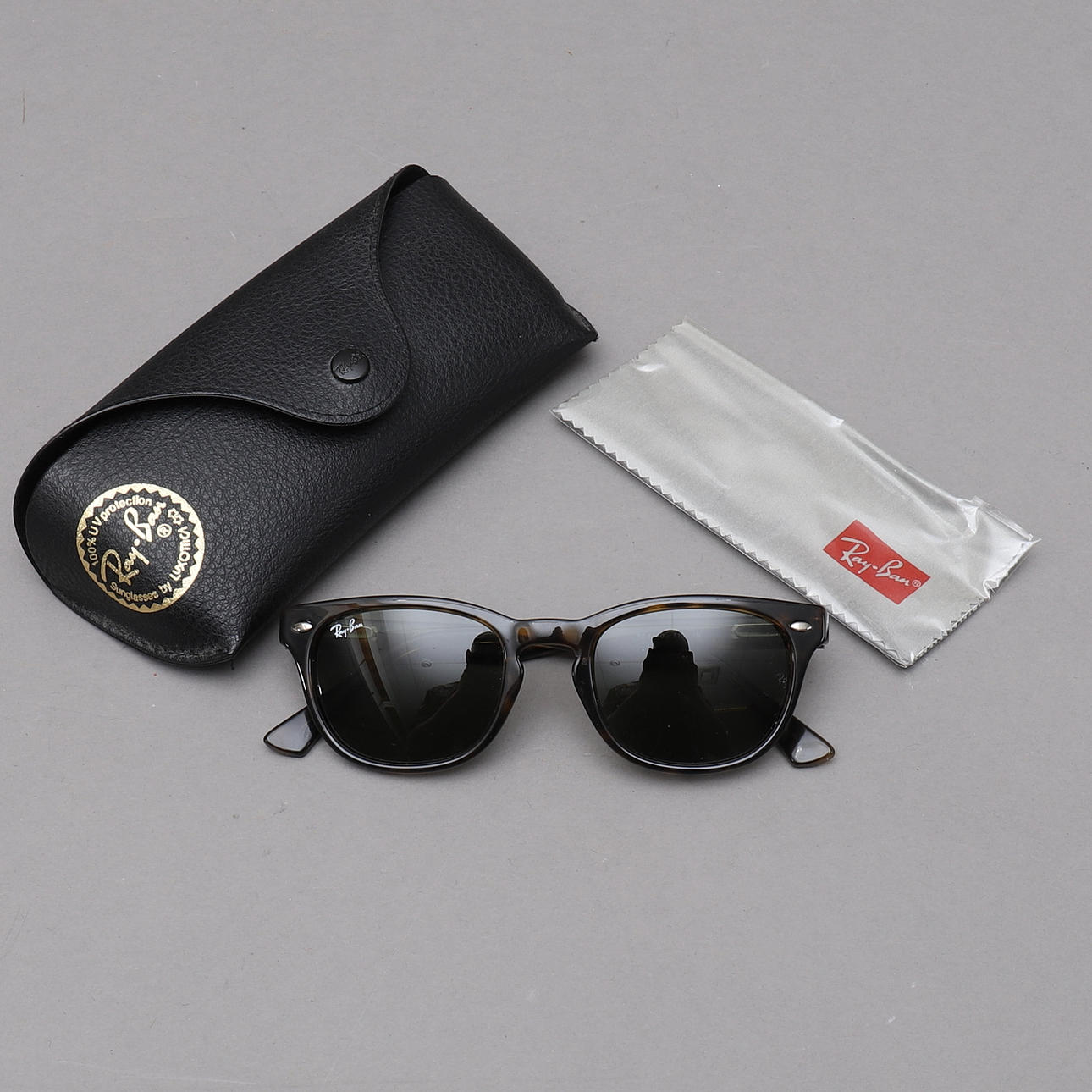 GAFAS DE SOL, RayBan, Italia.