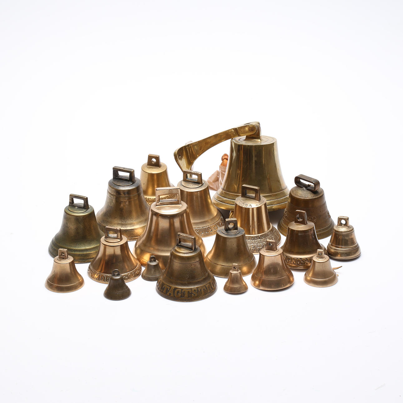 GLOCKEN / GLOCKEN, Messing und Erz, 19-tlg.