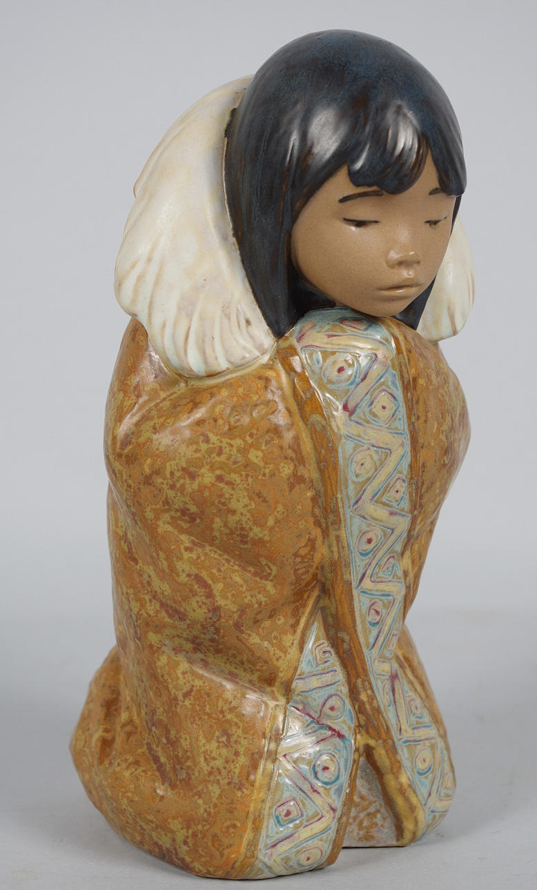 PORSLINSFIGUR, eskimåflicka, Lladro.