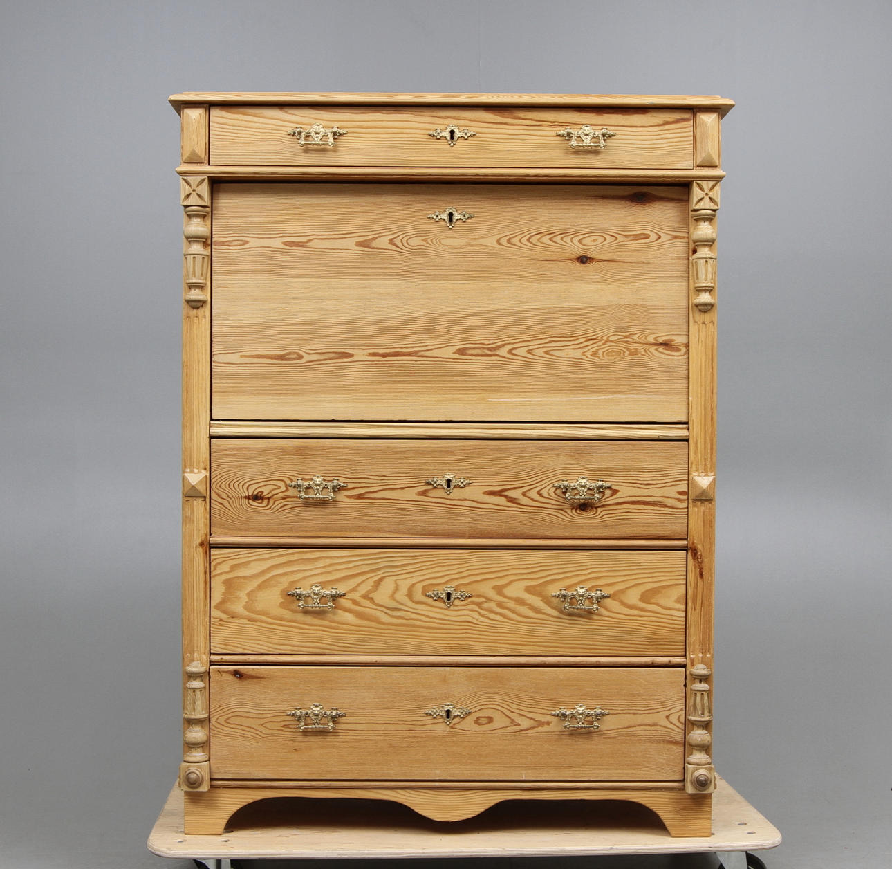 CHIFONJE, furu, sekelskiftet 1800/1900 tal.