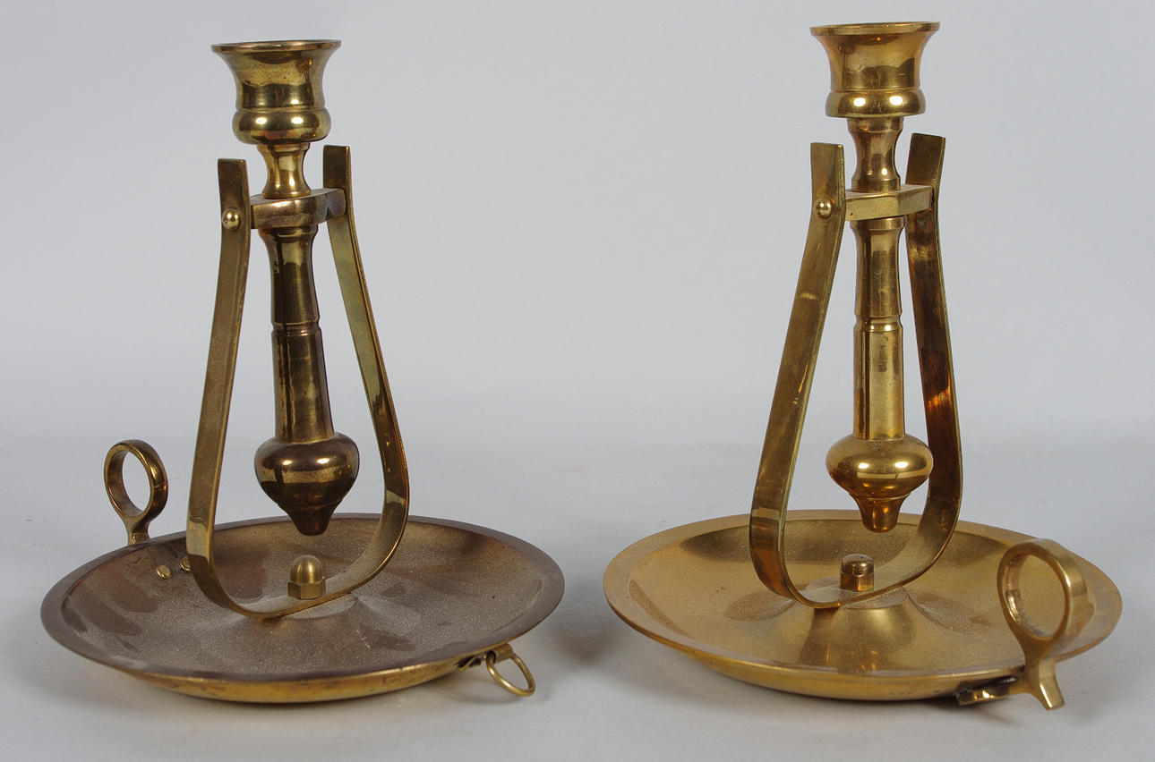 SKEPPSLJUSSTAKAR, 2 stycken snarlika, mässing.