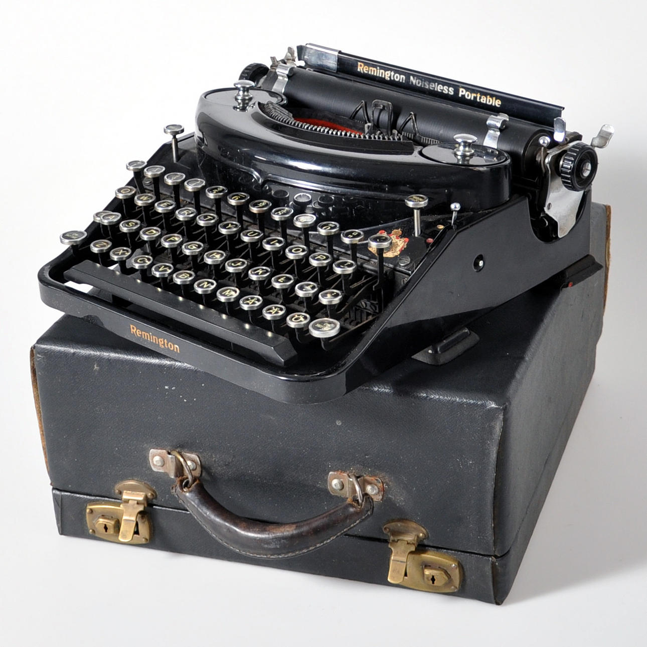 REMINGTON SKRIVMASKIN "NOISLESS PORTABLE " CA 1930.