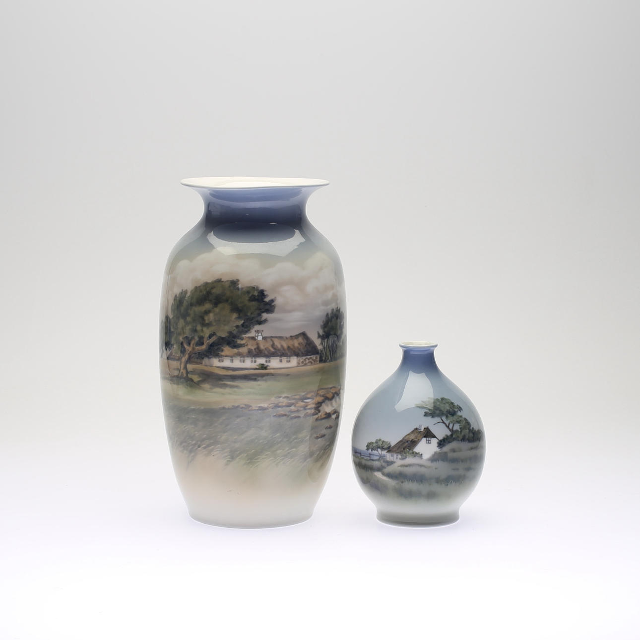 VASER, 2 st, porslin, Royal Copenhagen.