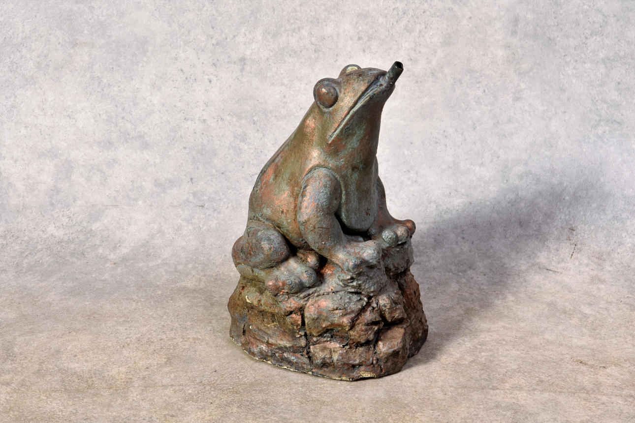 TRÄDGÅRDSSKULPTUR för springvatten.