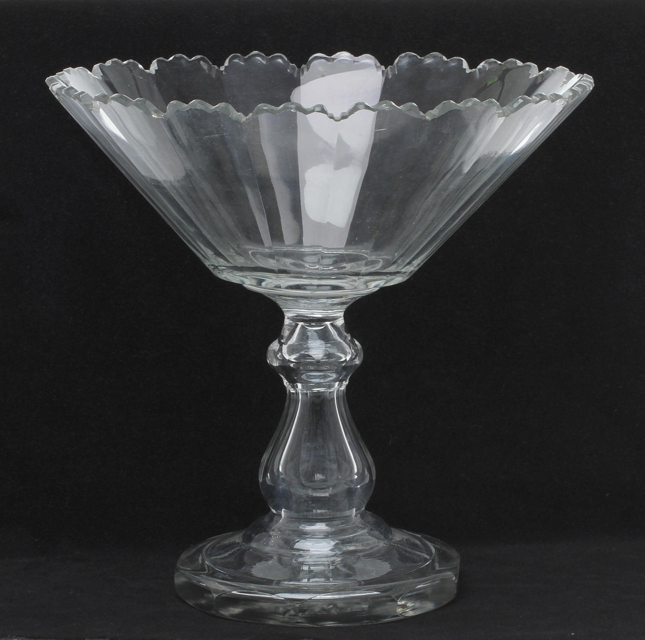SKÅL på fot, glas, omkring 1900.