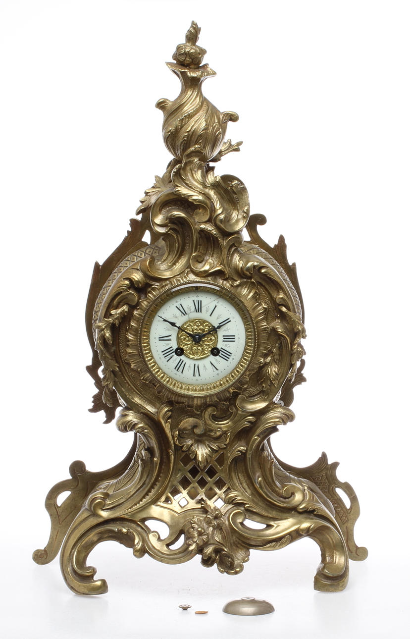 BORDSPENDYL, brons, rokokostil, omärkt urtavla, 1800-tal.