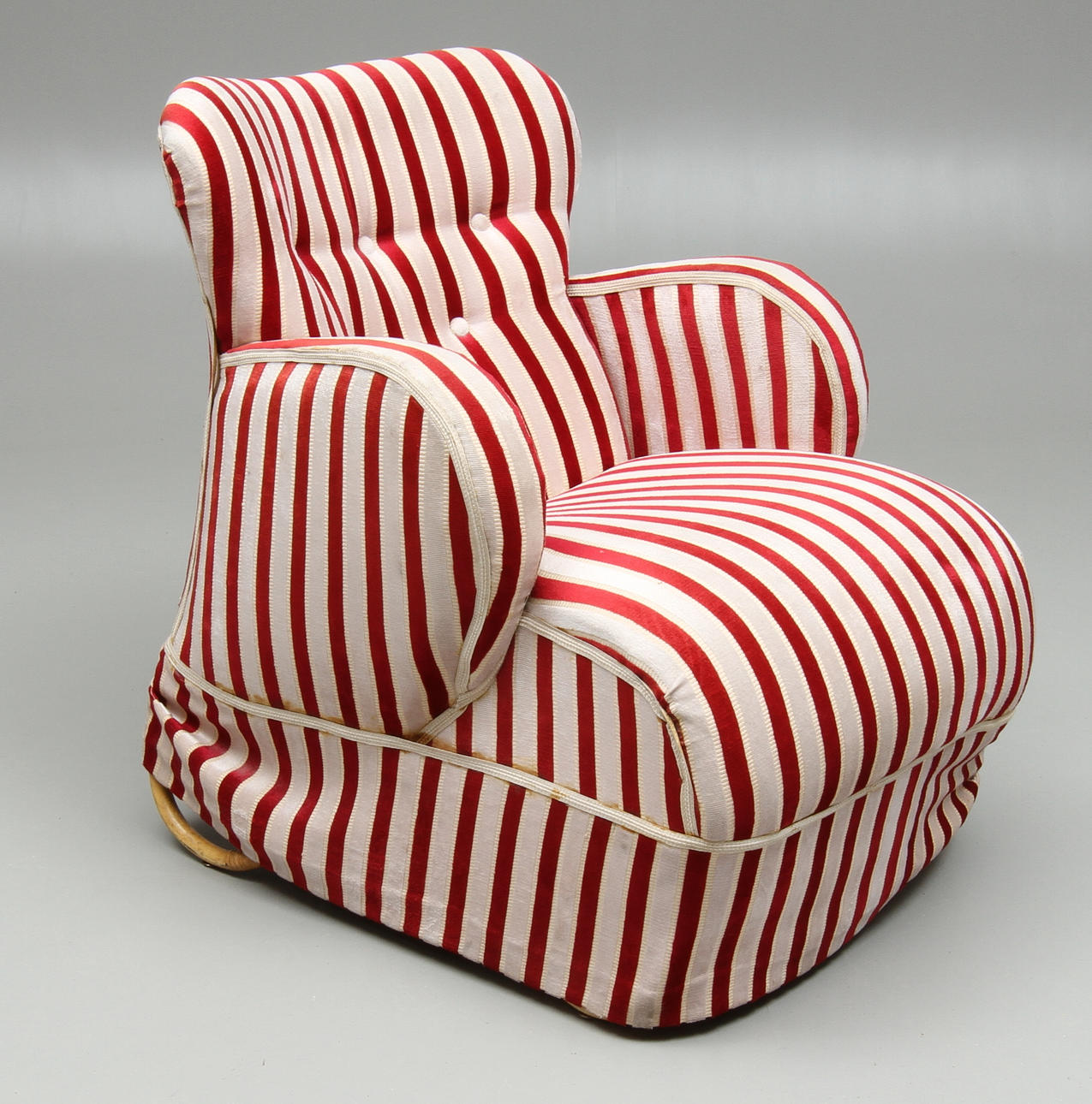 FÅTÖLJ, ombyggd korgfåtölj, 1900-tal.