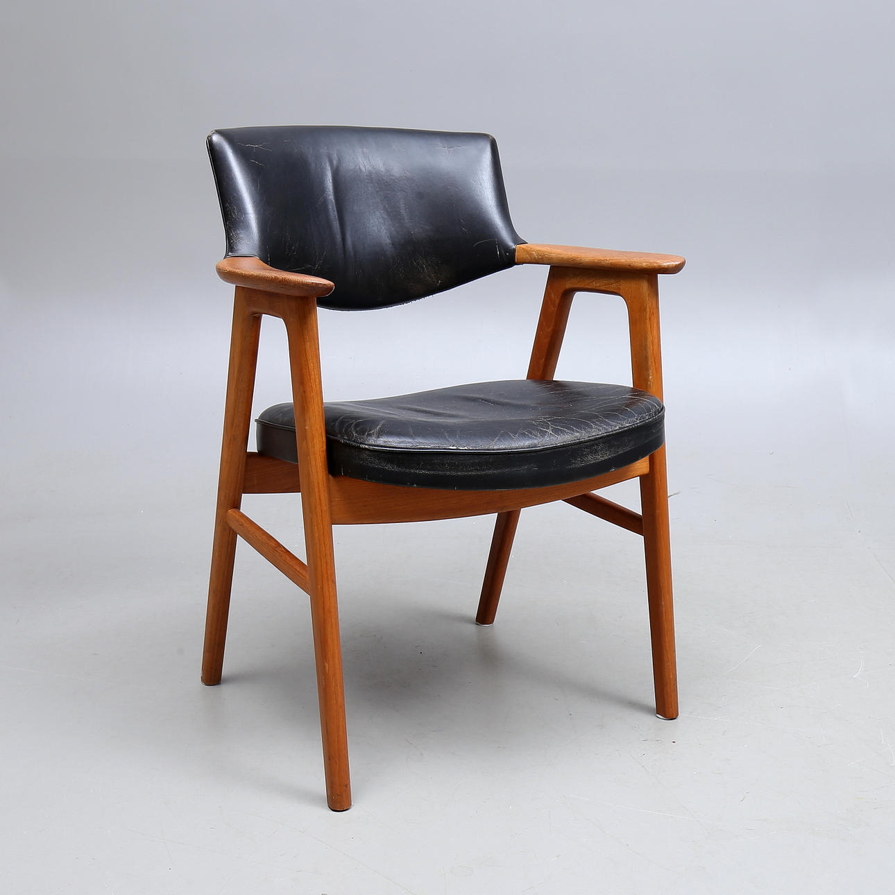 KARMSTOL, skinnklädsel, 1960-tal.