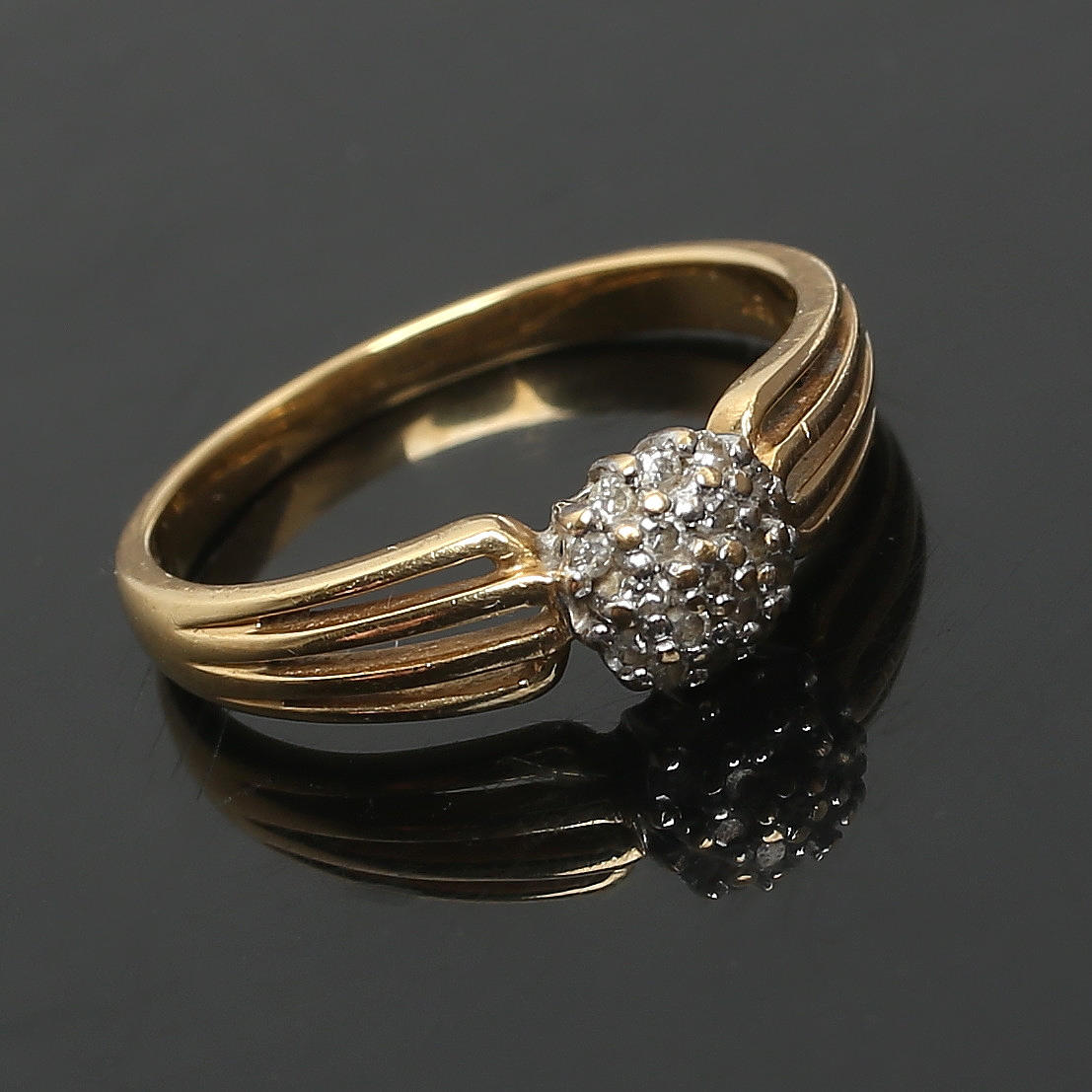 RING, 18K guld med diamanter, Guldfynd.