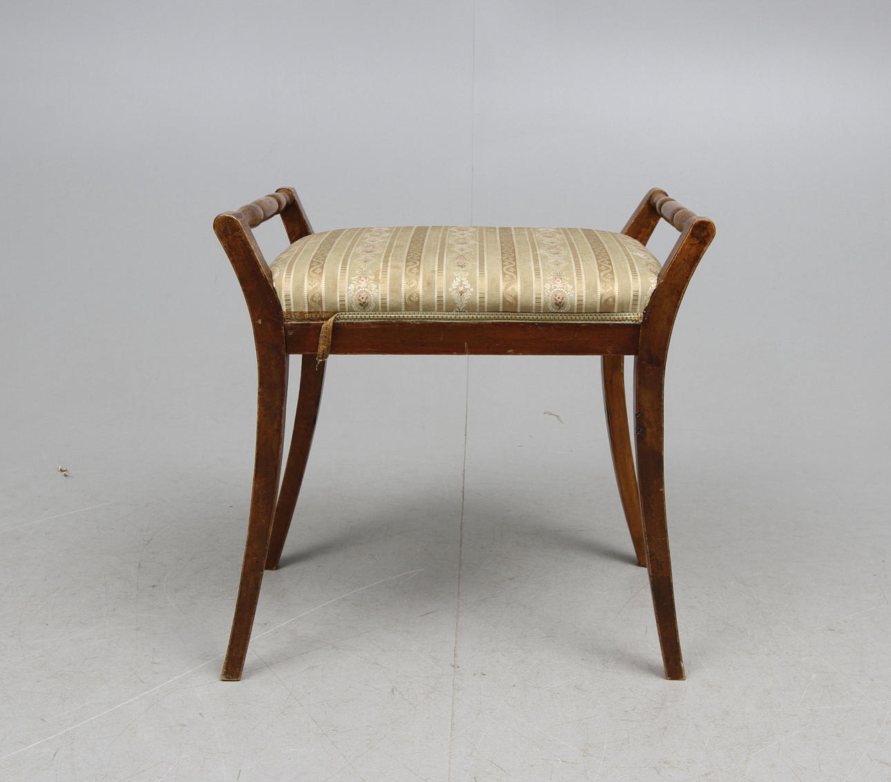 TABURETT, Karl Johan, 1800-tal.