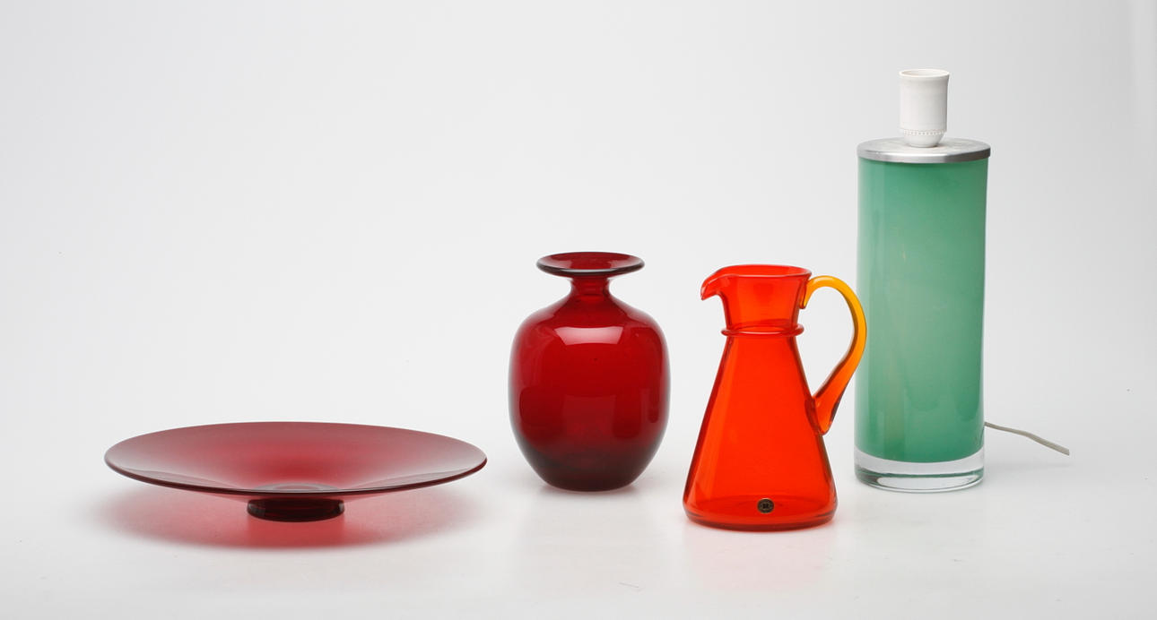 GLASFÖREMÅL, 4 delar, bl.a. Reijmyre, 1900-tal.