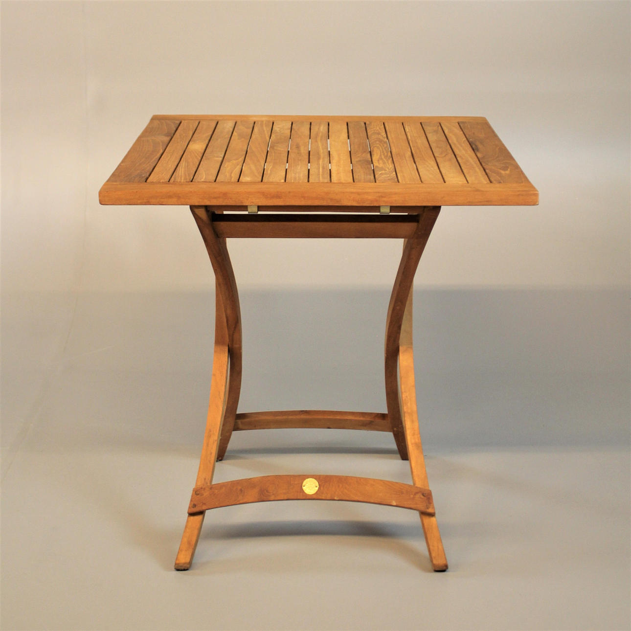 GARTENTISCH aus Teakholz, Scancom.