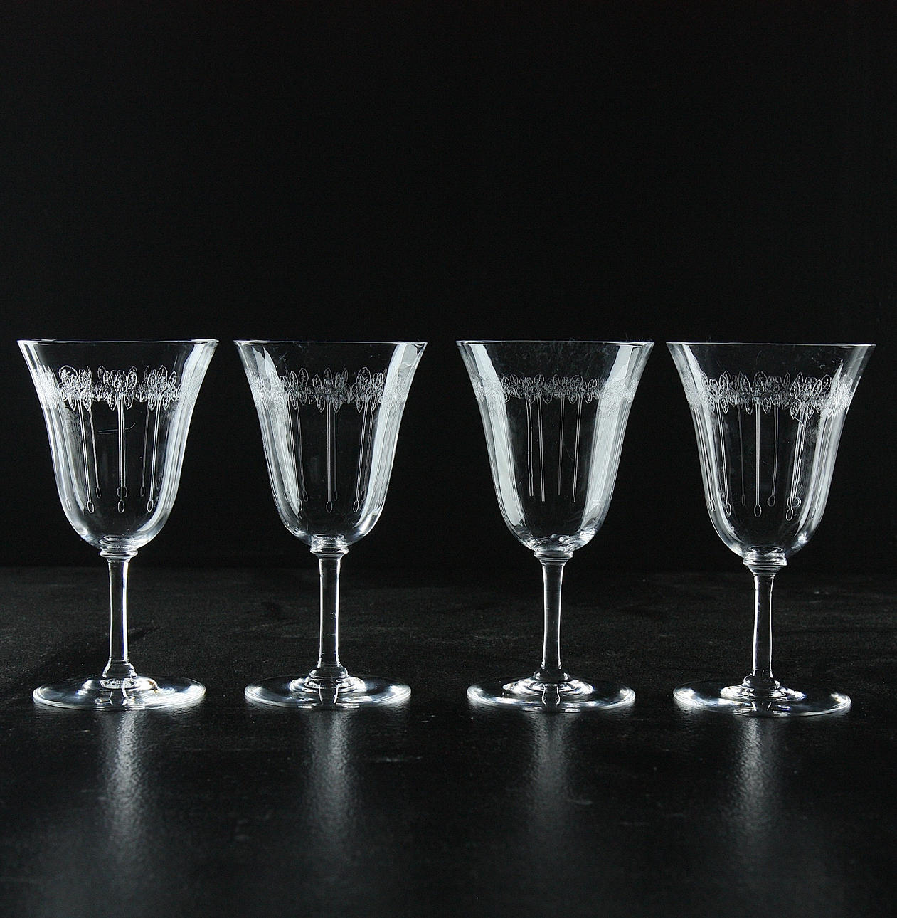 VINGLAS, 10 st, graverade, 1900-talets första hälft.