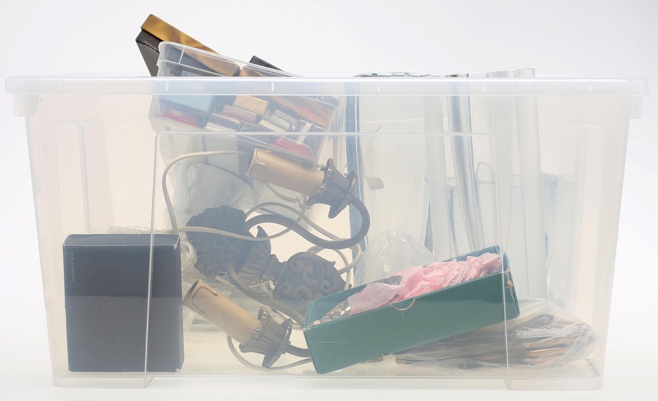 PARTI BLANDAT GODS, glas, porslin, nysilver, vitmetall, 1900-tal.