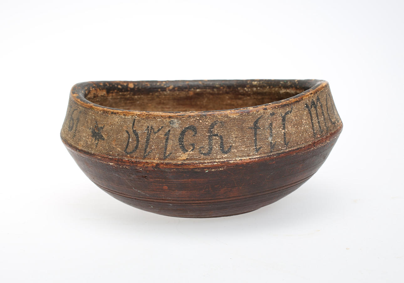 TRÄSKÅL, Bemålad 1761.