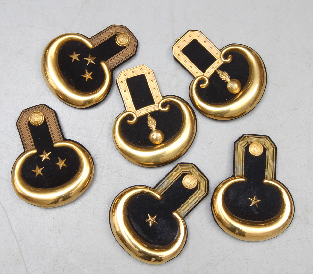 EPÅLETTER, 3 par, bla m/1860 samt från artilleriregemente.