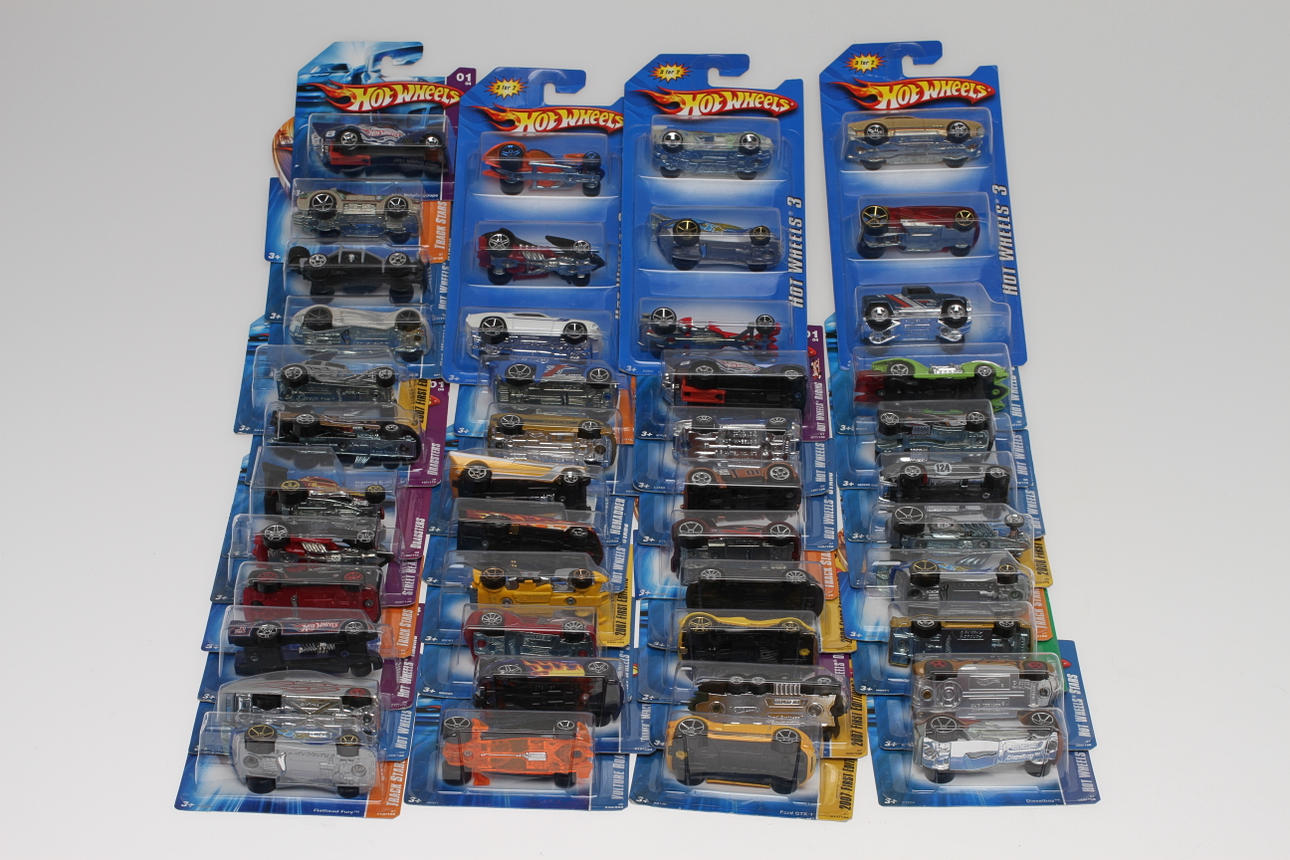 LEKSAKSBILAR ca 45 stycken, HOT WHEELS.
