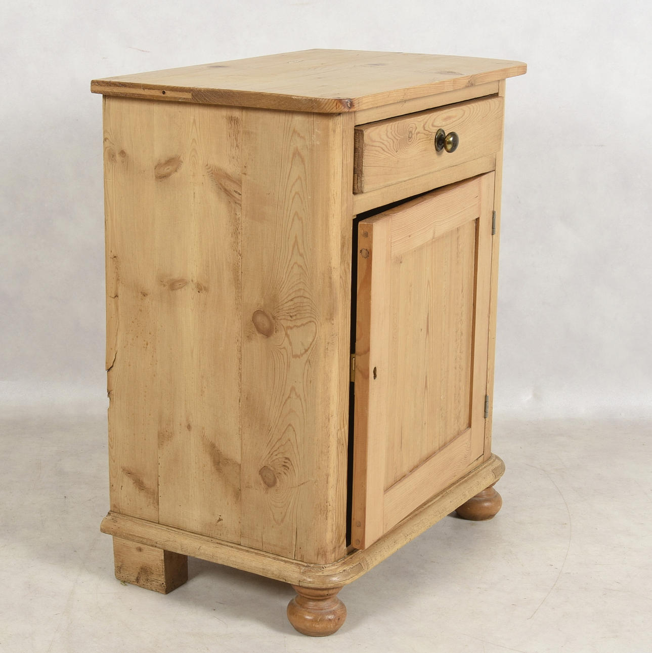 POTTSKÅP, avlutad furu, 18/1900-tal.