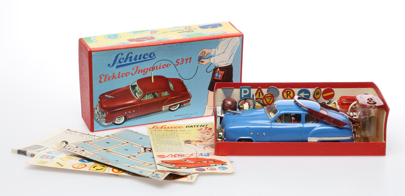 SCHUCO 5311 blå i originalkartong med tillbehör.