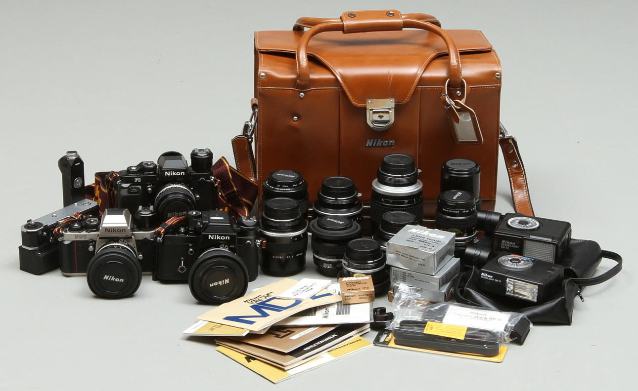 KAMEROR, 3 st, i skinnväska.