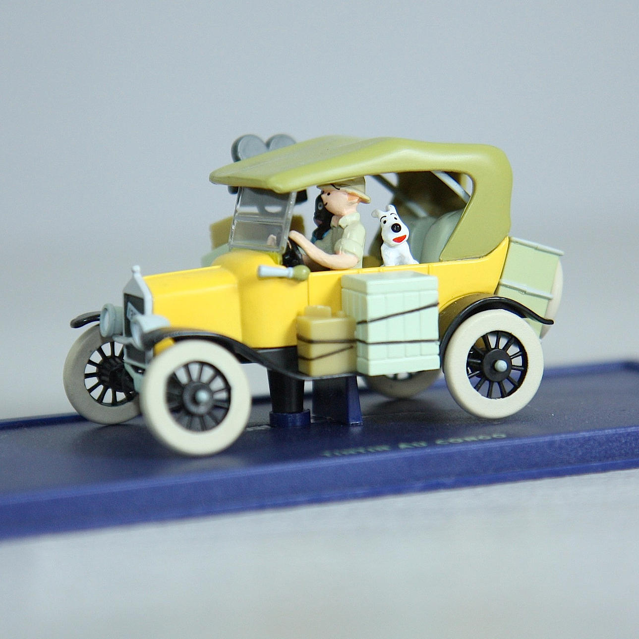 TINTIN. Modell "Tim und Struppi im Kongo", T-Ford.