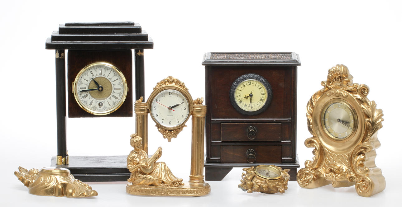 BORDS- och VÄGGUR, 6 st, 1900-tal.