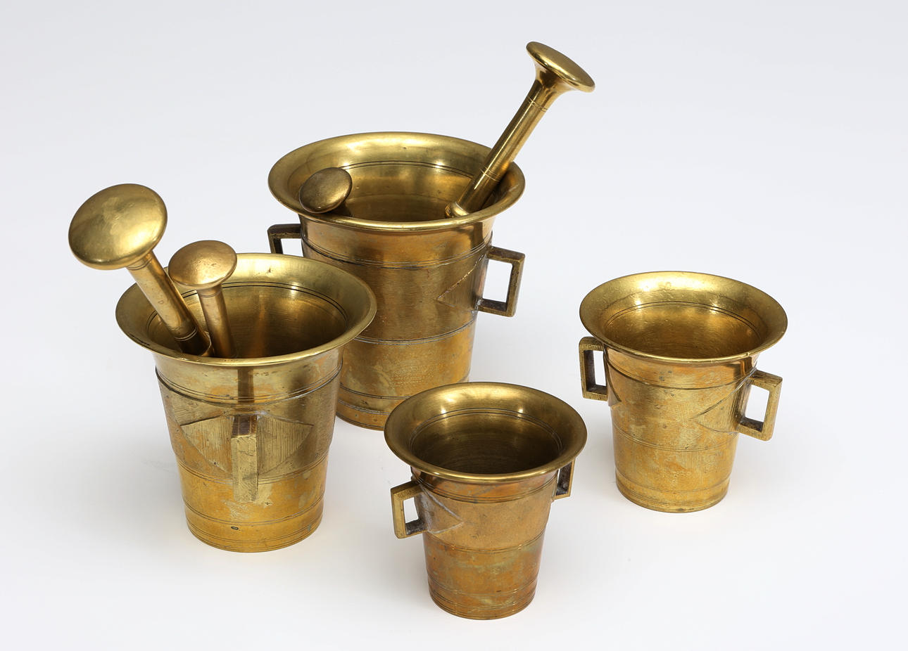 MÄSSINGSMORTLAR (4). Märkta Skultuna.