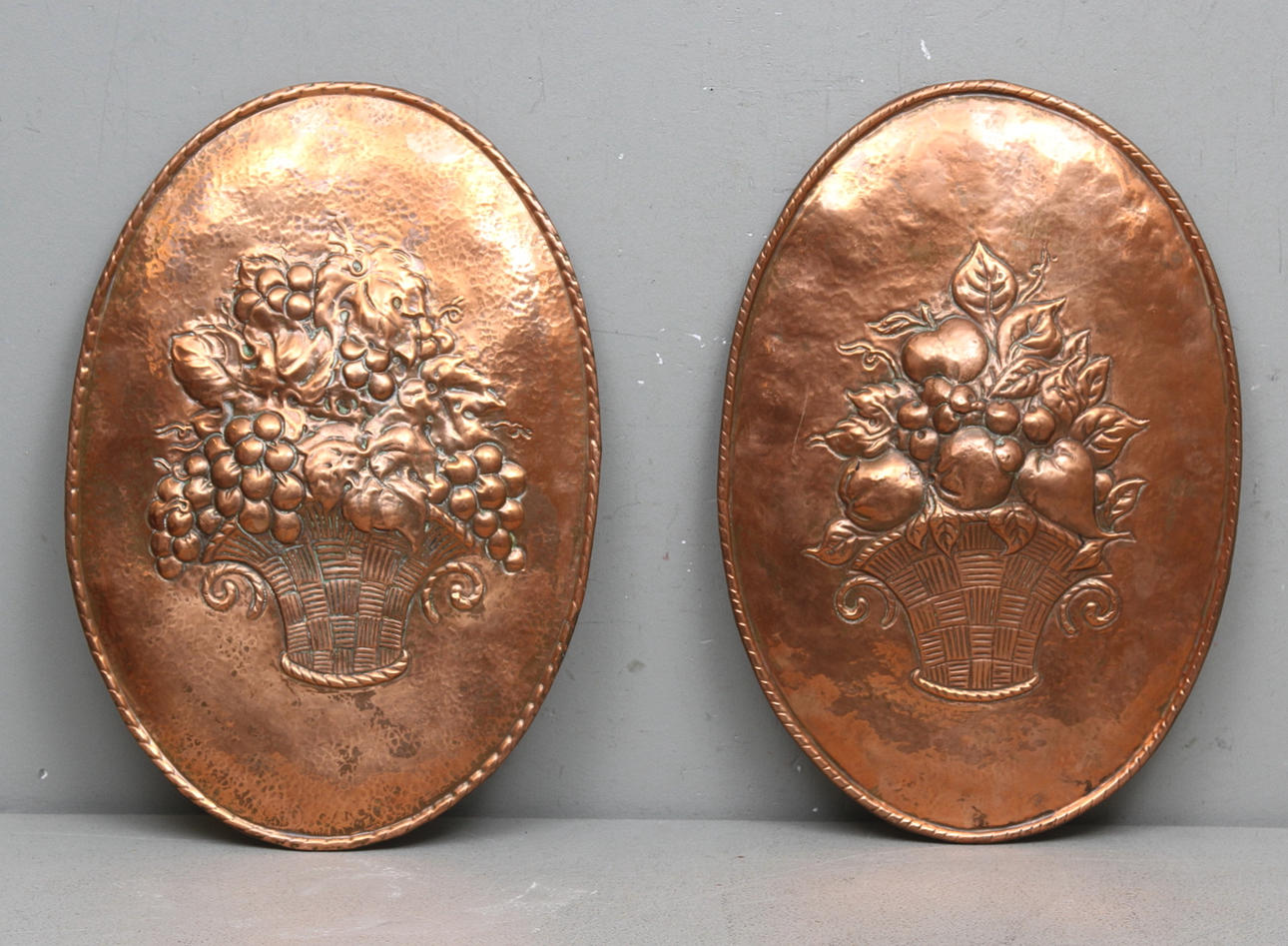 VÄGGPLÅTAR, ett par, koppar, 1800-tal.