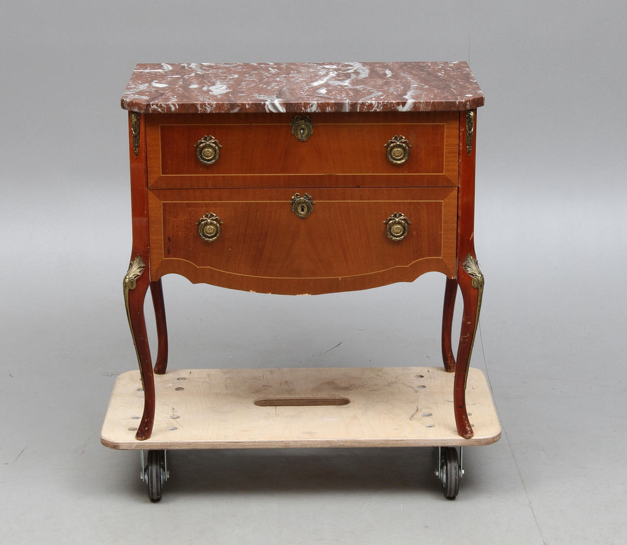 BYRÅ, med stenskiva, gustaviansk stil, 1900-tal.