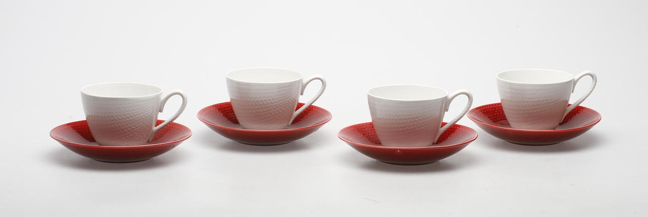 TEKOPPAR med FAT, 4 st, flintgods, "Blå Eld", Hertha Bengtsson, Rörstrand, 1900-talets andra hälft.