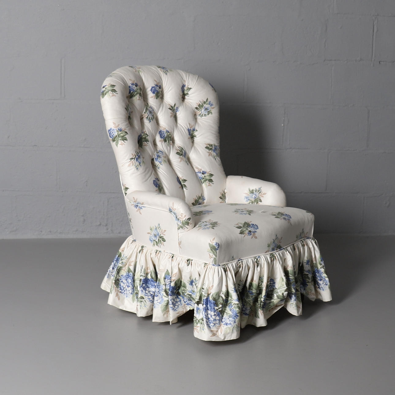 EN KNAPP TILLBAKA SOVRUM STOL.