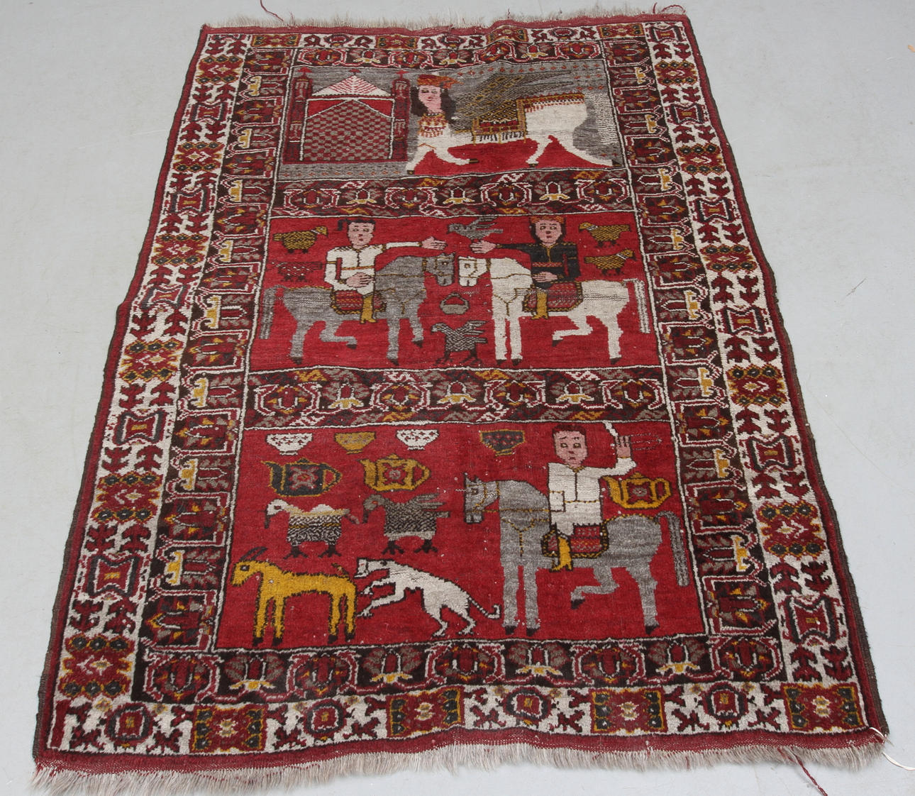 MATTA, orientalisk, ca 140 x 105 cm.