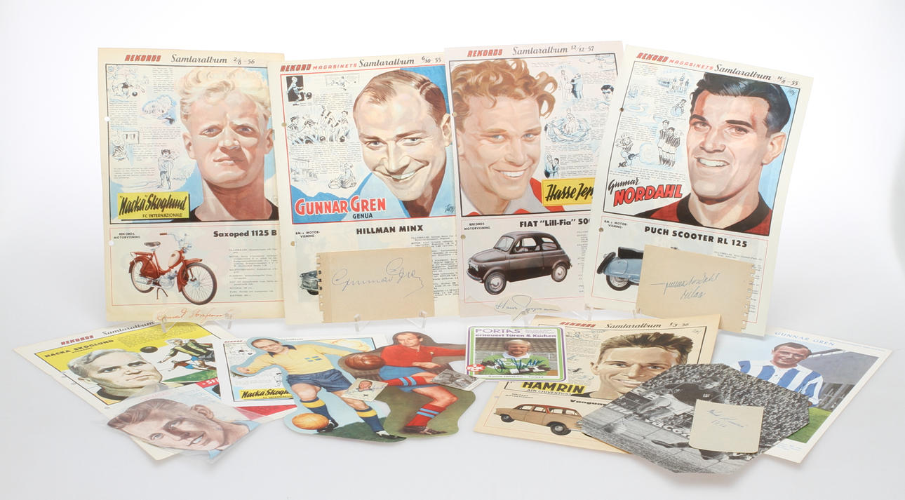 AUTOGRAFER, 9 st, Fotboll, Bl a "Nacka" Skoglund och Gunnar Nordahl.