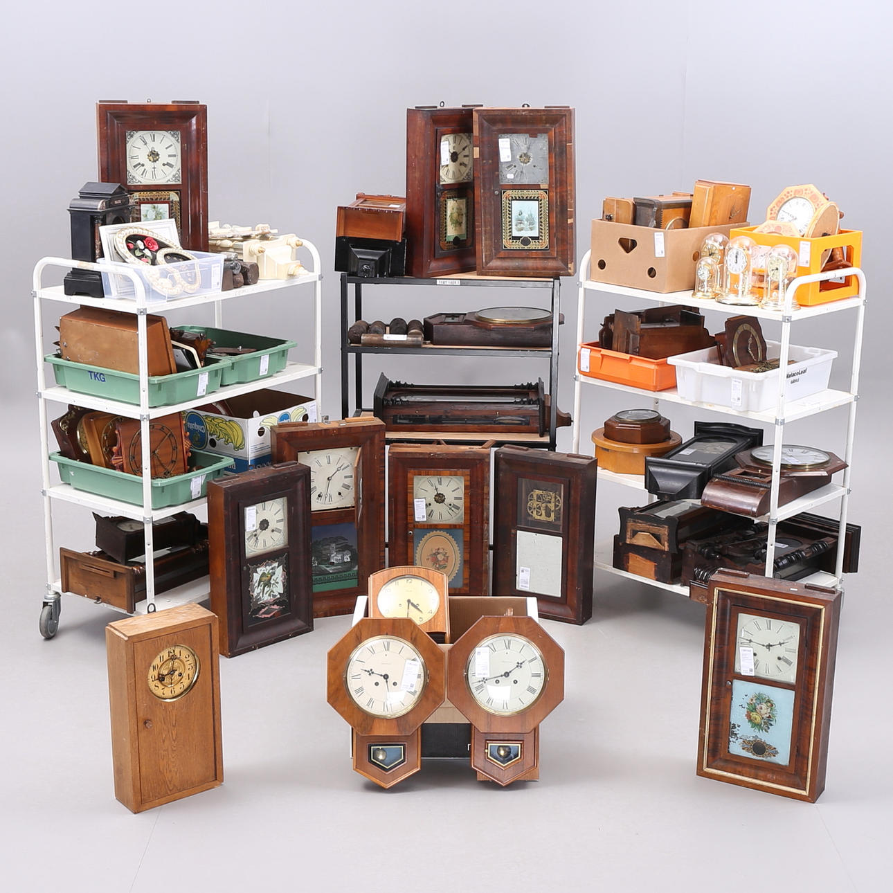 WALL CLOCK, YEAR CLOCK, DROP CLOCK, PLUMB, etc., approx. 80 parts ...
