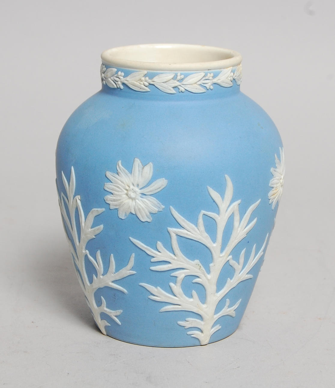 URNA, jasperwear, Gunnar Wennerberg Gustavsberg, 1900-tal.