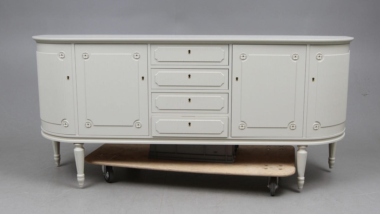 SIDEBOARD, Gustaviansk stil, 1900 tal.