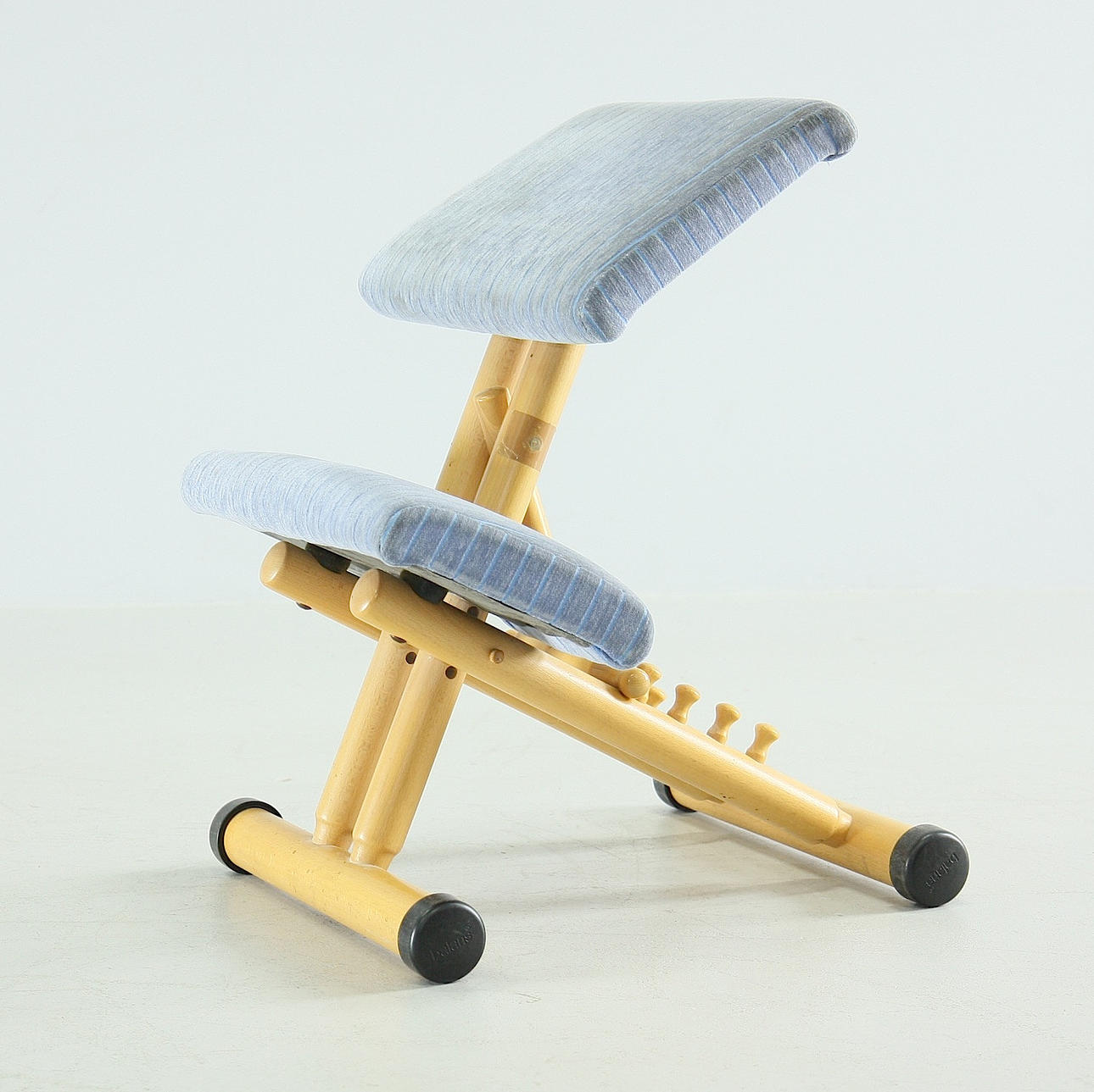 KNÄSTOL, Multi Balans, Varier, Stokke.