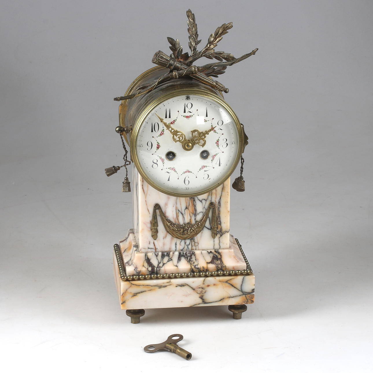 TABLE CLOCK, Louise XVI style, 20th century.
