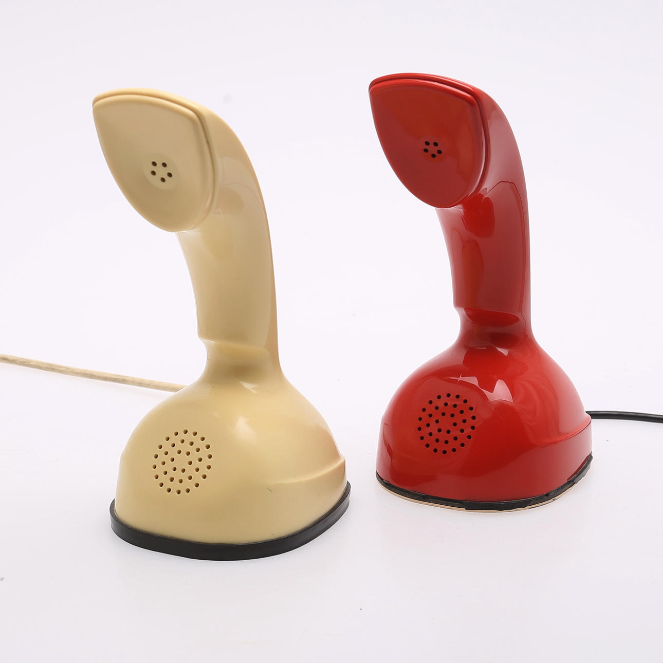 KOBRATELEFONER, 2 st, LM Ericsson, 1900-talets andra hälft.