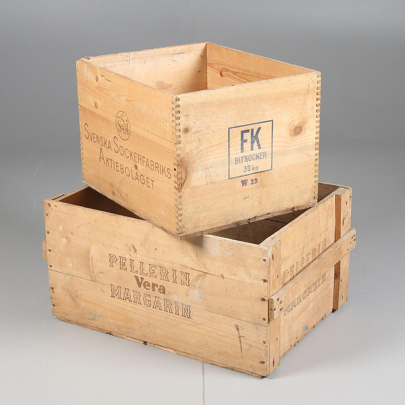 TRÄLÅDOR, 2 st, 1900-talets mitt.