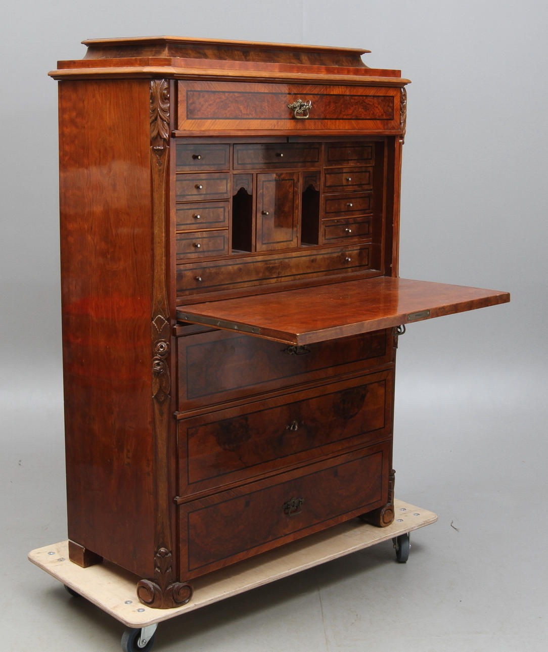 CHIFFONJÉ, 1800-tal.