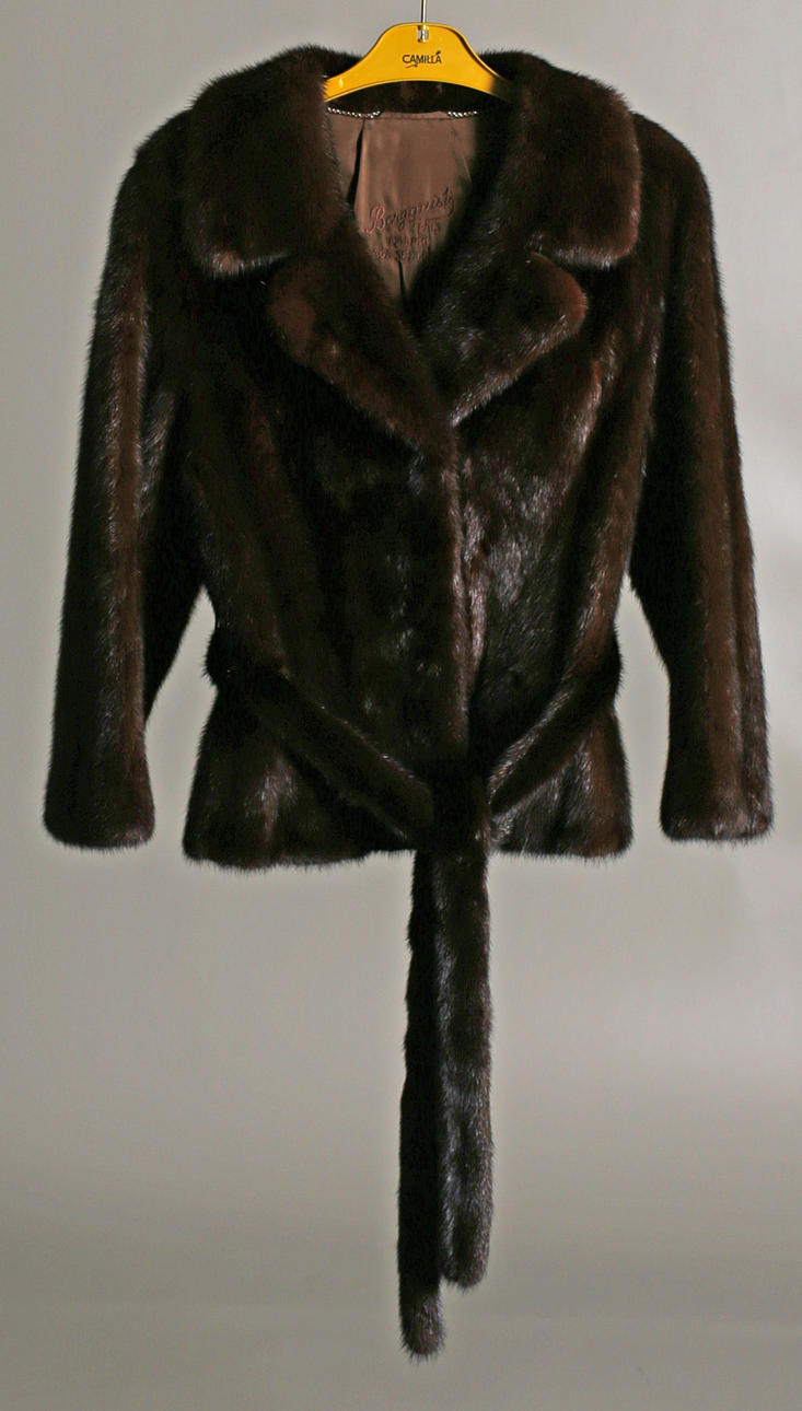 MINKJACKA MED SKÄRP, Saga Selected, Bergquist Päls, Malmö. Stl ca 38.