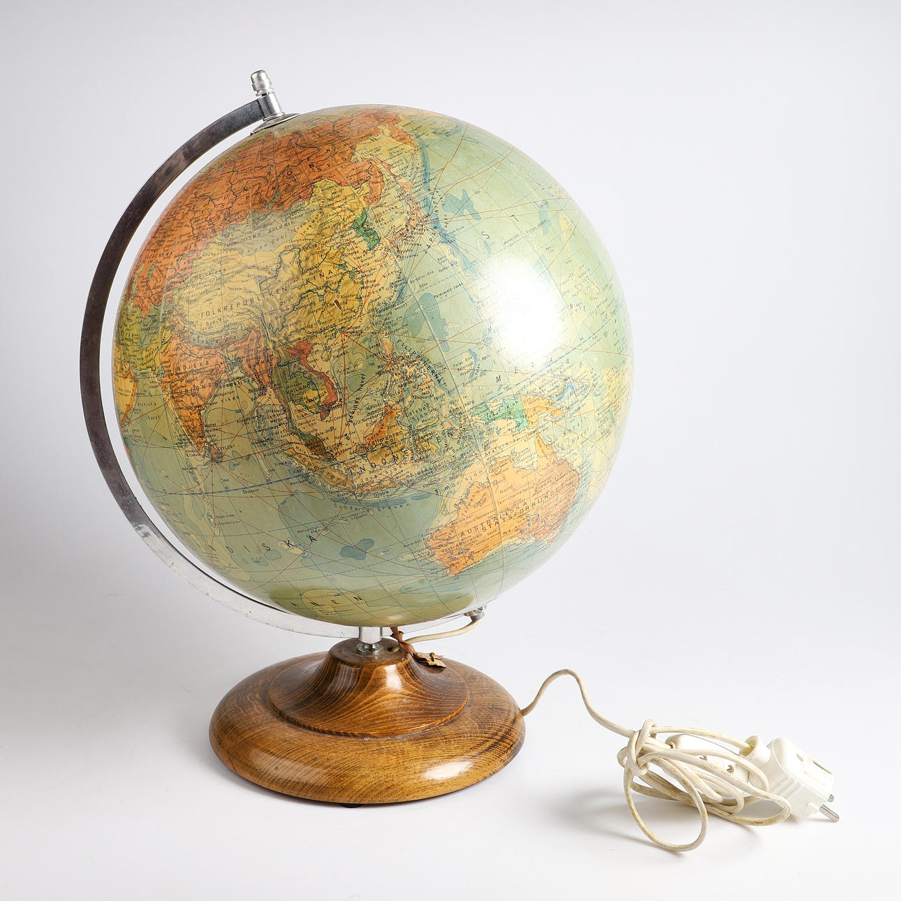 ILUMINATED GLOBE, Räthin fyysis-poliittinen maapallo. Muut - Muut ...