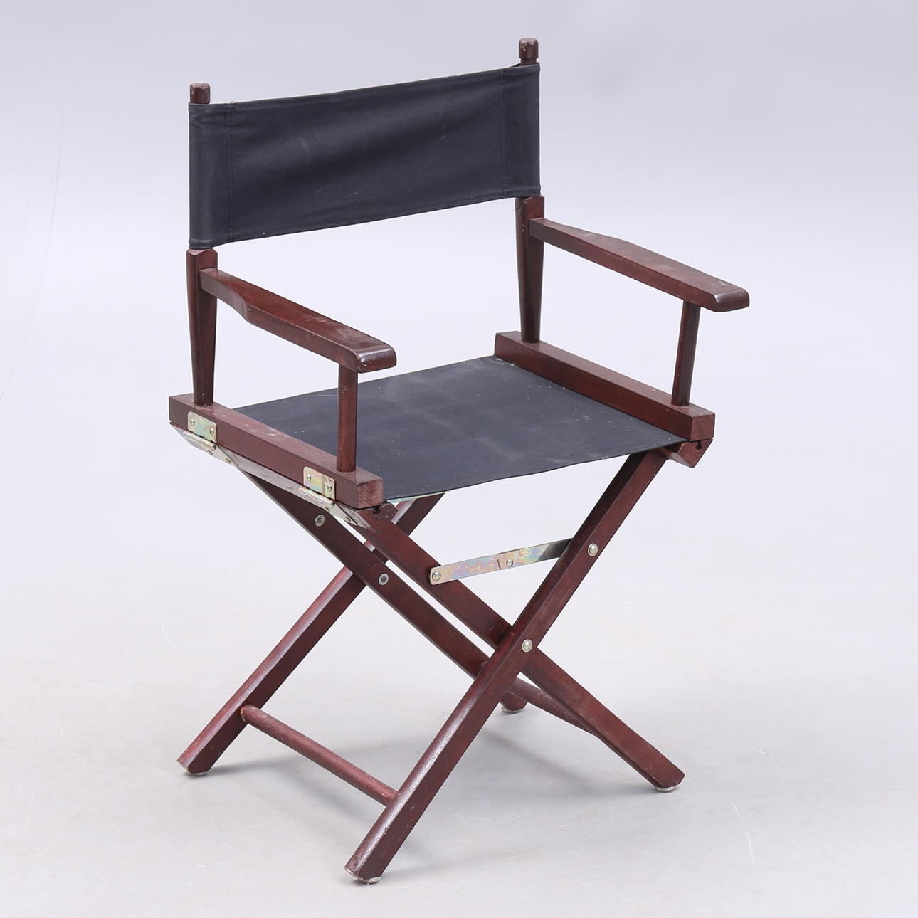 REGISSÖRSSTOL, trä/tyg, 1900-talets andra hälft.