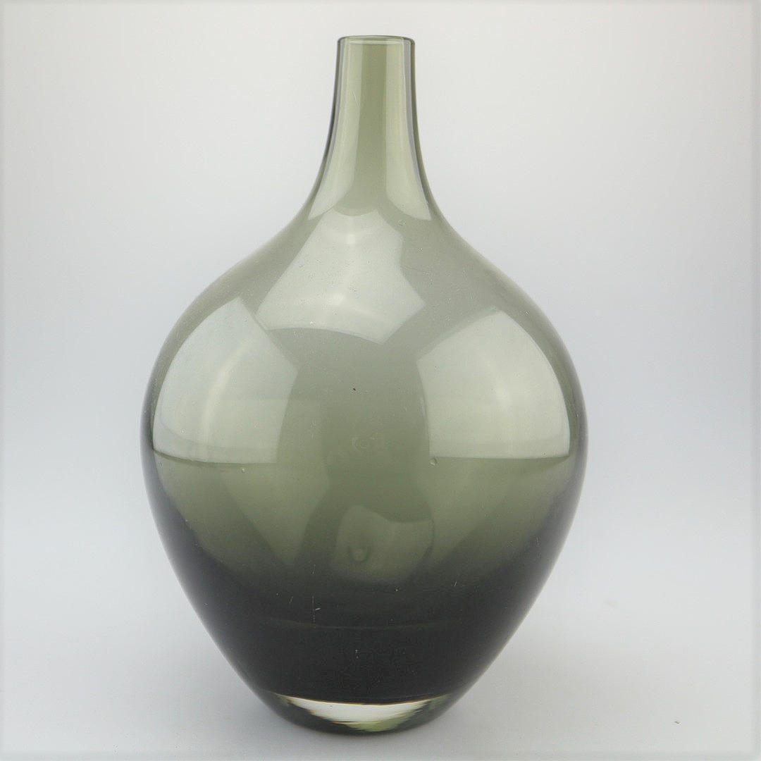 WILHELM WAGENFELD. WMF GLAS VASE.