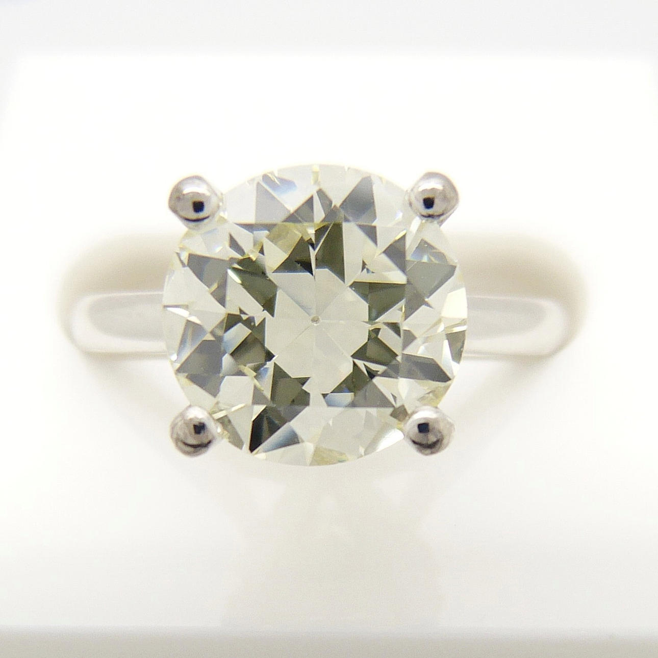 DIAMANT MIT DIAMANT VON 3,10 KT.