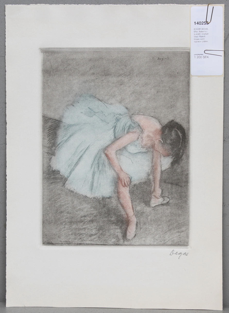 EDGAR DEGAS. EFTER. Ballerina i ljusblått. Grafiskt blad. Påskrift Degas samt signatur i plåten.