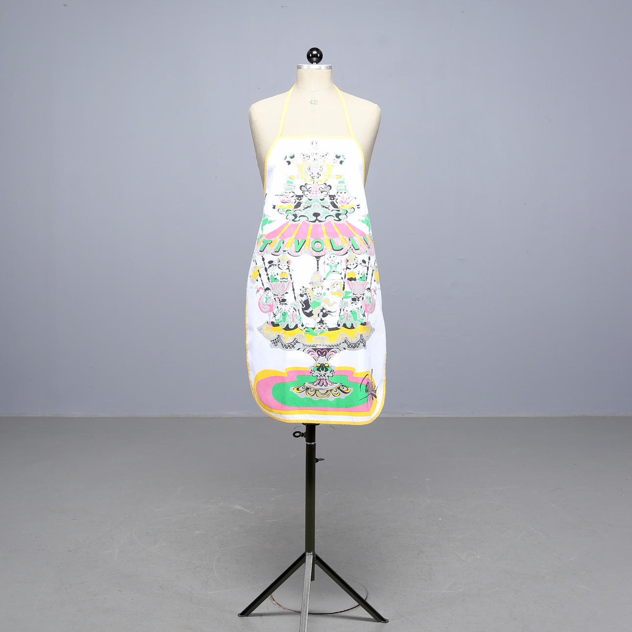 FORKLÆDE, design Björn Wiinblad.