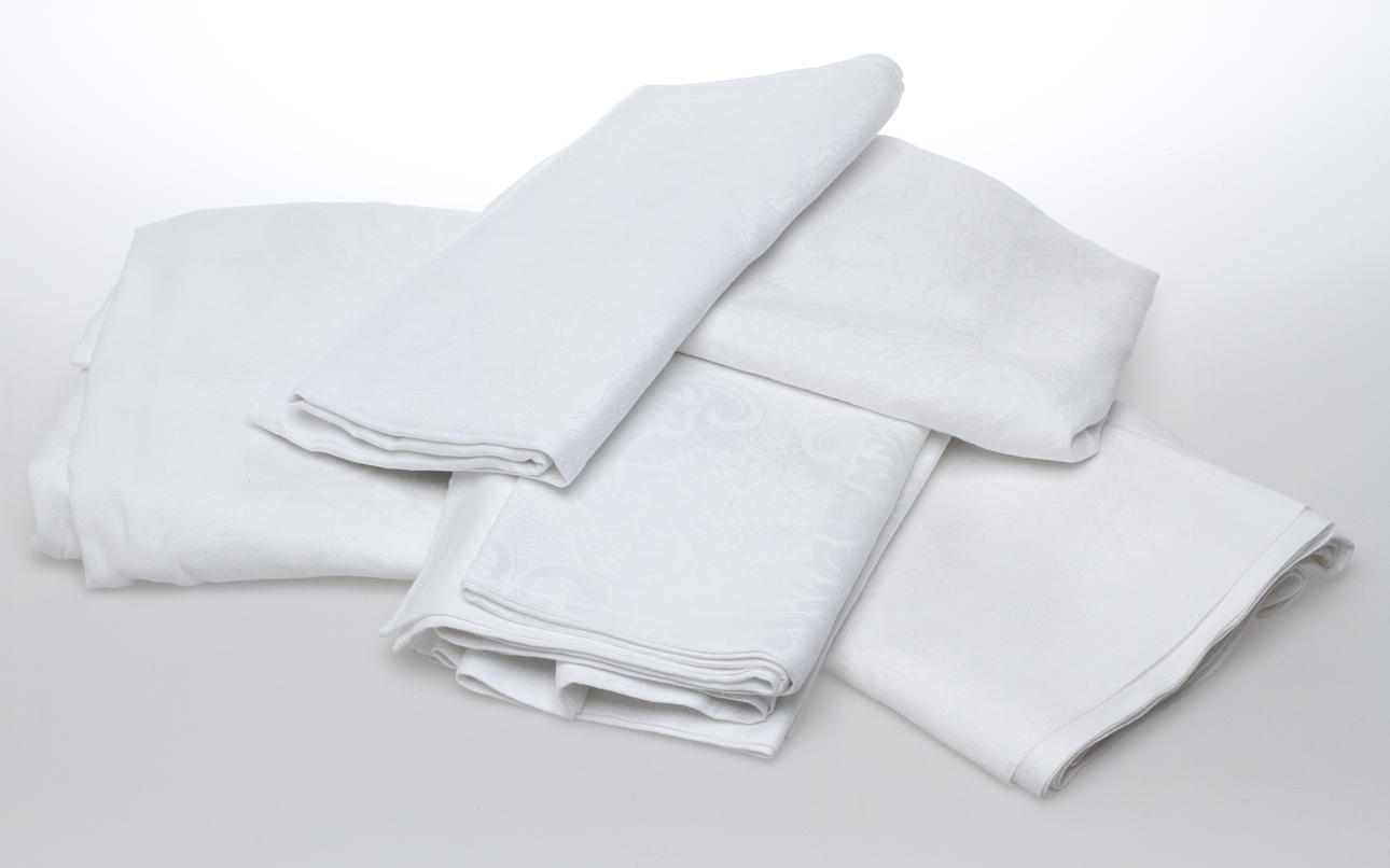 LINNEDUKAR, 6 st, olika mönster.